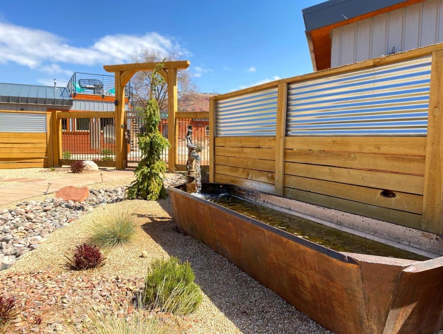 Timber & Tin G 2Bed 2Bath W Pool & Rooftop Deck Канаб Экстерьер фото