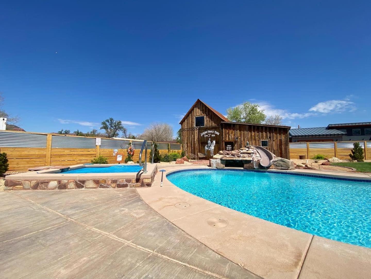 Timber & Tin G 2Bed 2Bath W Pool & Rooftop Deck Канаб Экстерьер фото